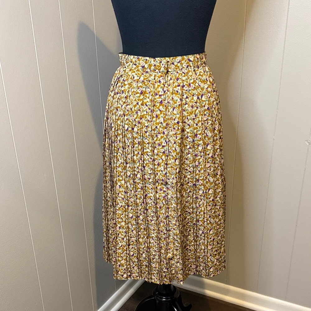 B14 Women’s Chic Abstract Print Blouse and Midi Skirt - Picture 3 of 9